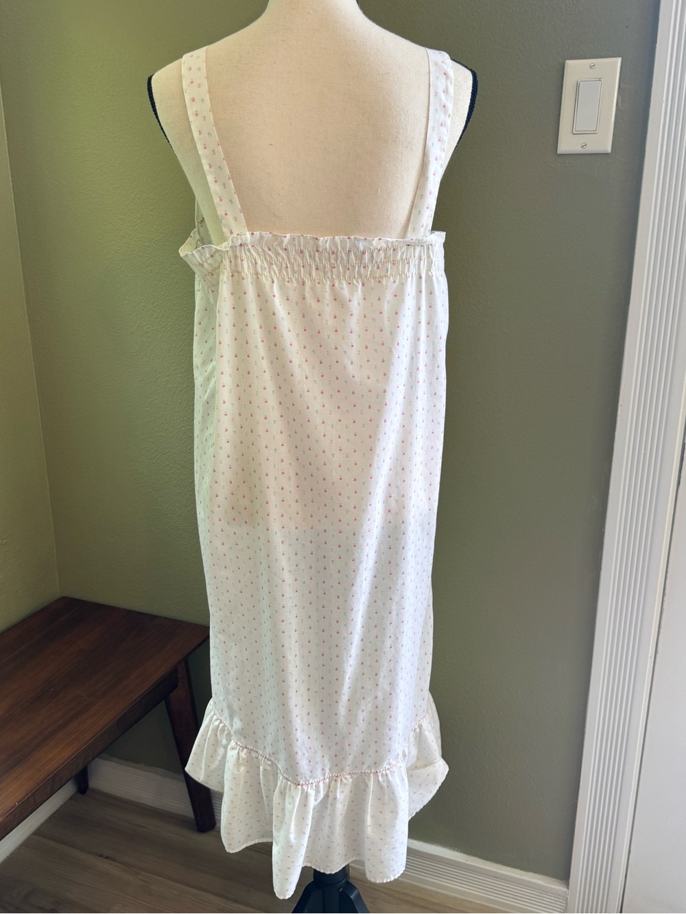 VTG Embroidered Nightgown - Picture 4 of 9